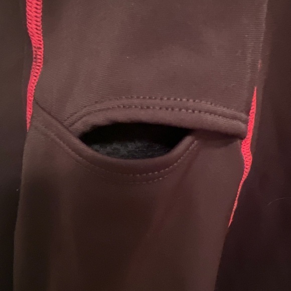 Sugoi Black and Pink thermal hoodie size medium - Picture 3 of 7